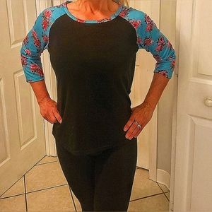 Raglan top, 3/4 sleeve.